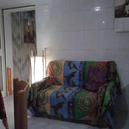 فندق مبيت وإفطار In Al Piano Terra كالياري
